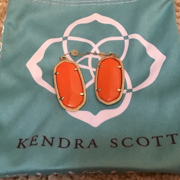 Kendra Scott Jewelry - Kendra Scott ELLE earrings